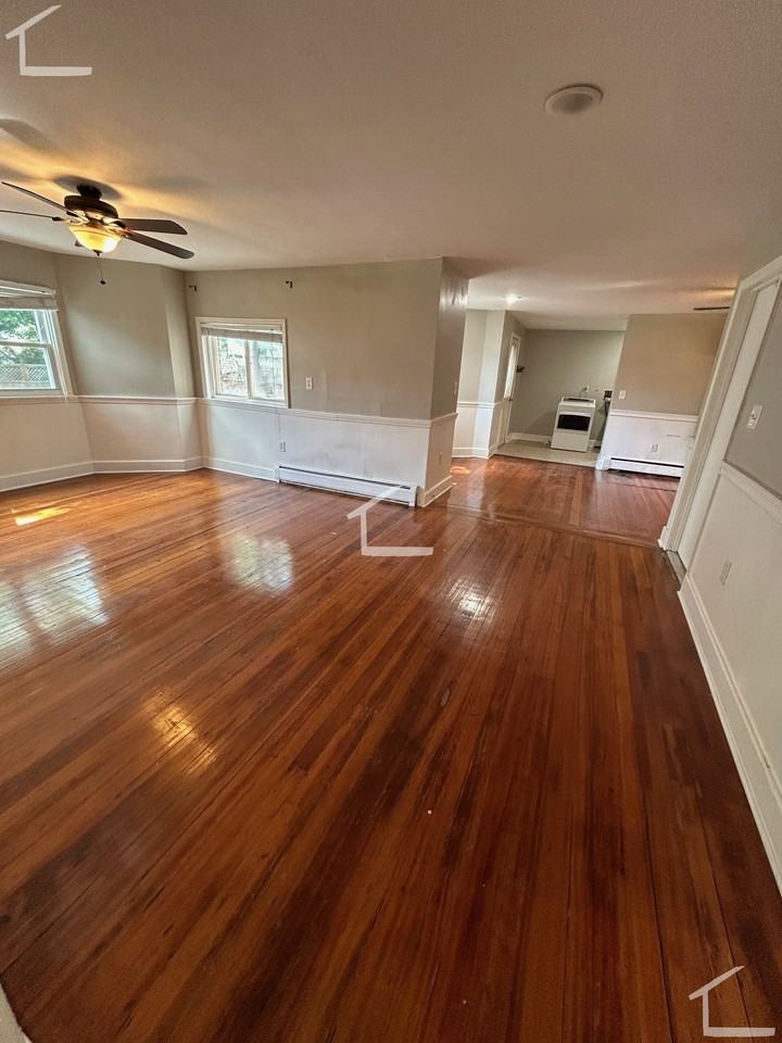 52 Port Norfolk St #1 - Photo 3 of 17