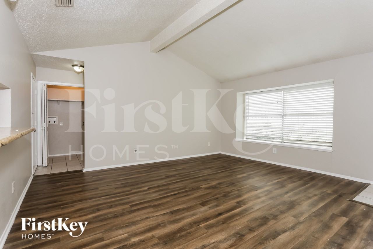 612 Coolwood Ln - Photo 2 of 19