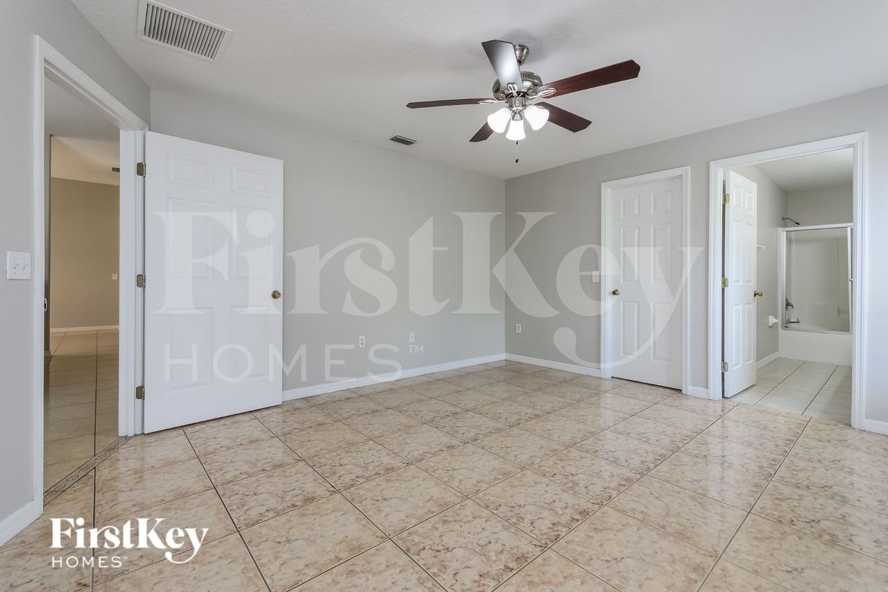 557 Peace Dr - Photo 4 of 16