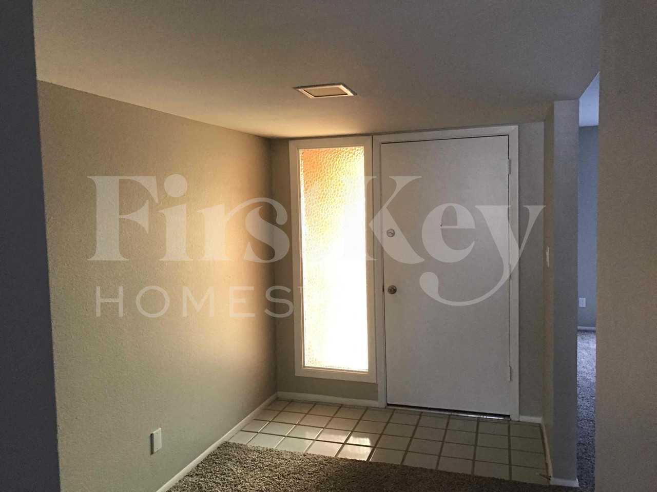 4809 W Laurel Ln - Photo 2 of 18