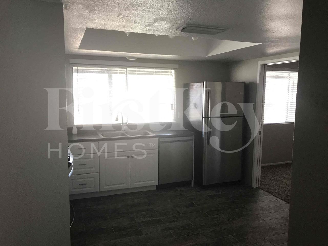 4809 W Laurel Ln - Photo 3 of 18