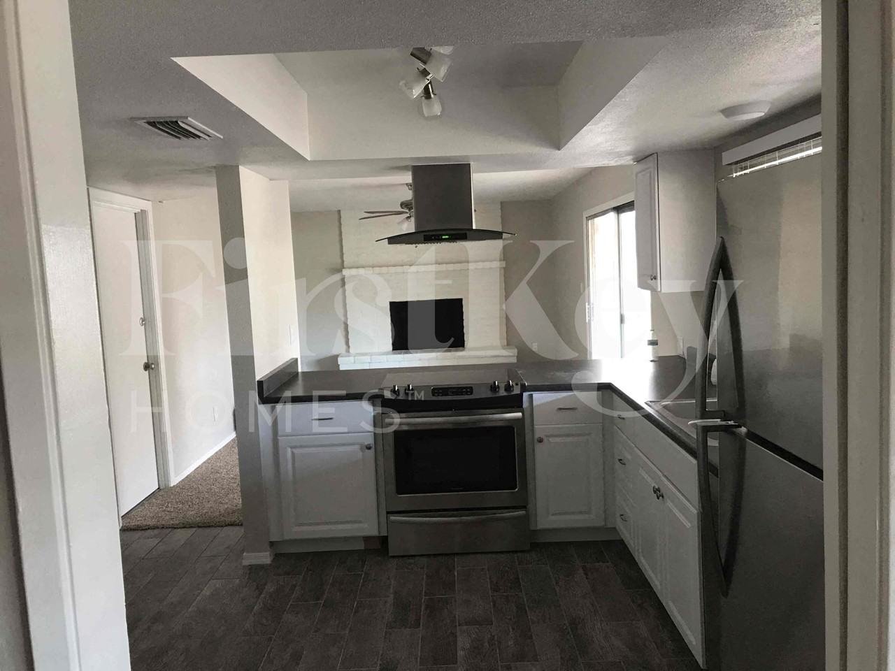 4809 W Laurel Ln - Photo 4 of 18