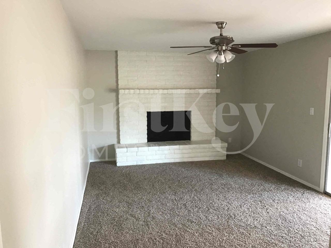 4809 W Laurel Ln - Photo 5 of 18