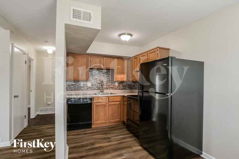 455 Down Hill Dr - Photo 5 of 19