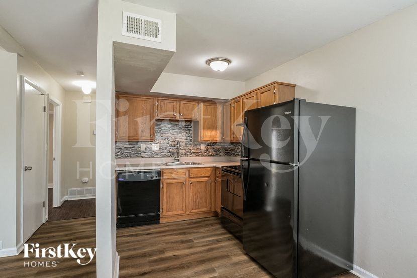 455 Down Hill Dr - Photo 6 of 19