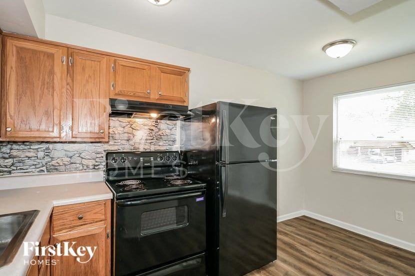 455 Down Hill Dr - Photo 7 of 19