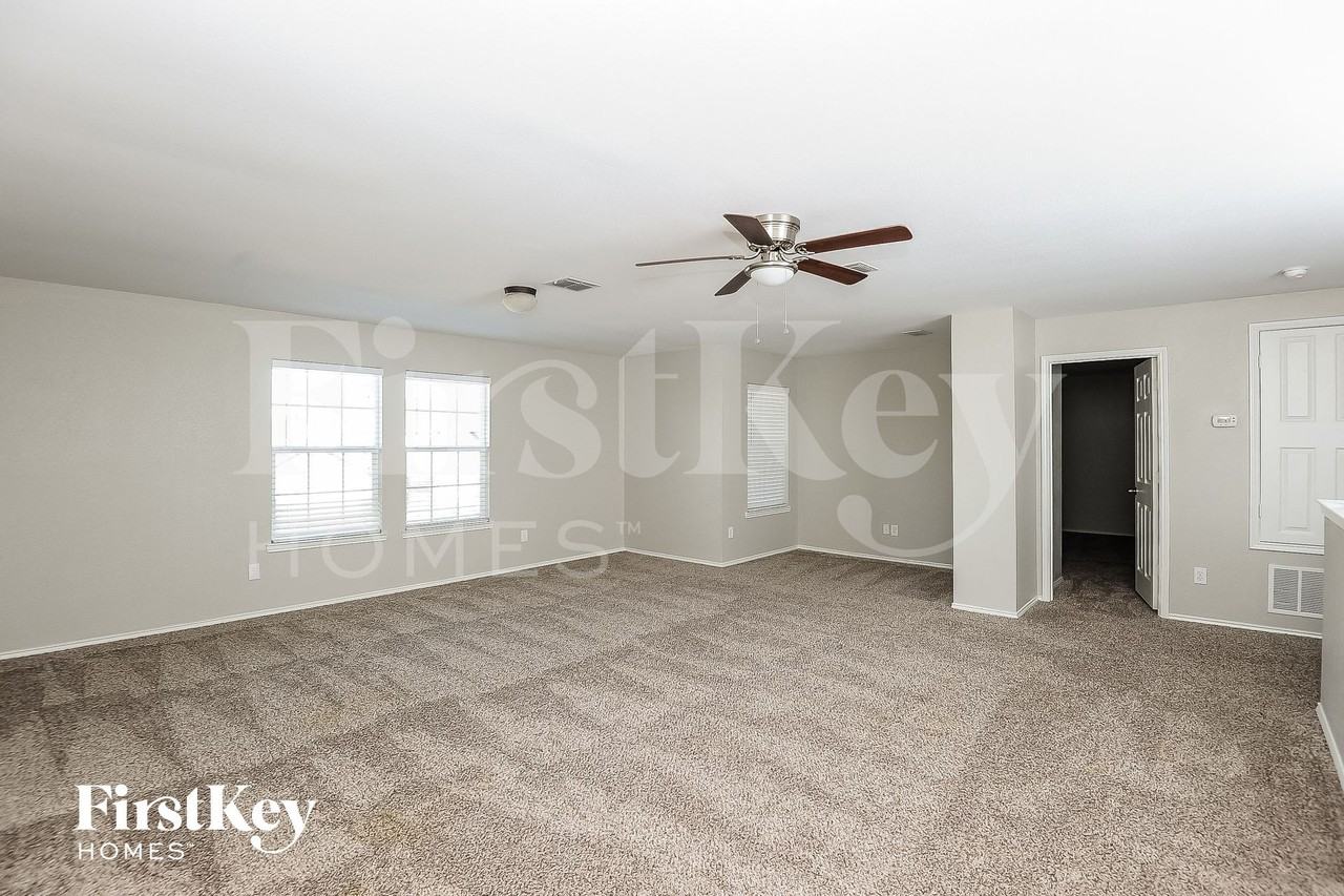 4516 Mountain Oak St - Photo 7 of 15