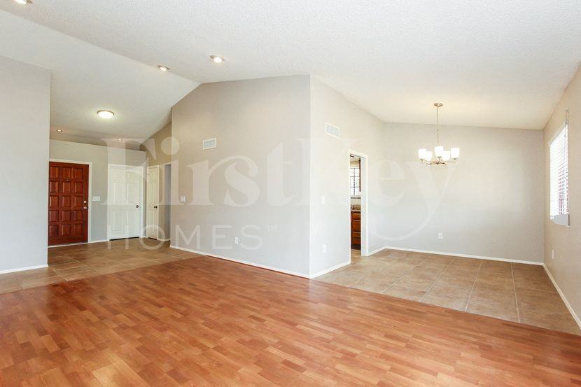 4323 E Beck Ln - Photo 4 of 16