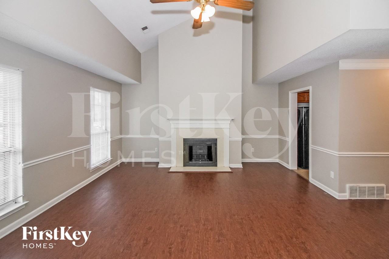 4210 Meadow Valley Dr E - Photo 4 of 15