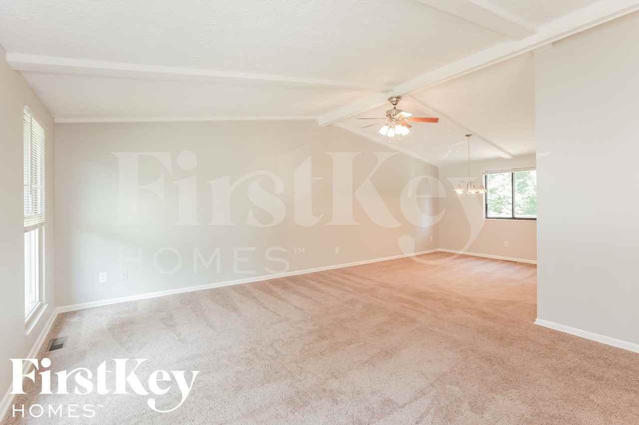 4124 Oil Creek Dr - Photo 3 of 15