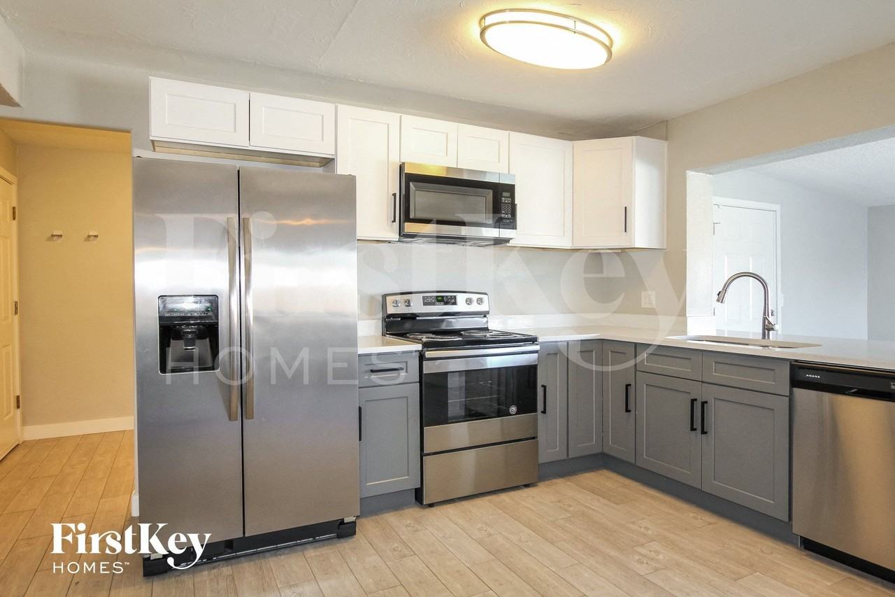 4112 W Camino Acequia - Photo 5 of 15