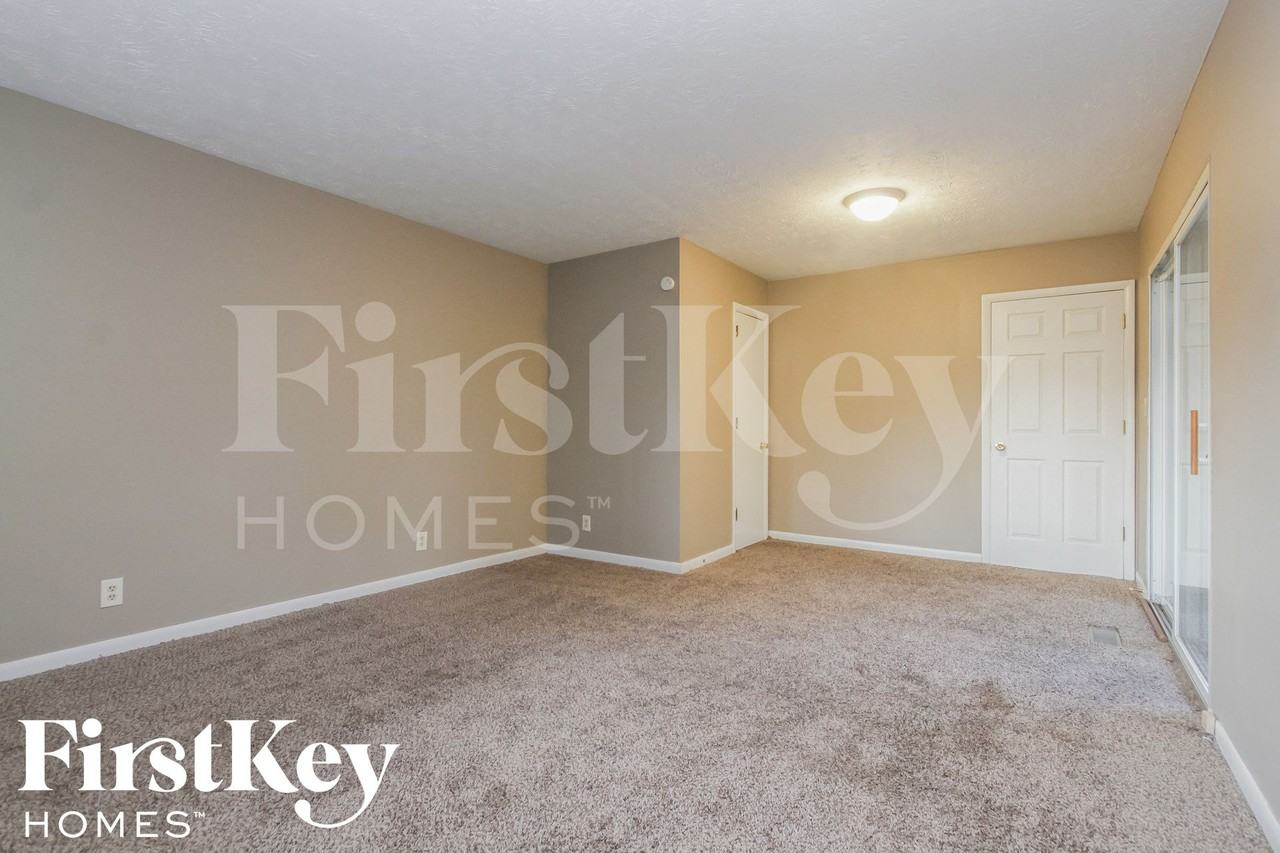 376 Ticen St - Photo 2 of 15