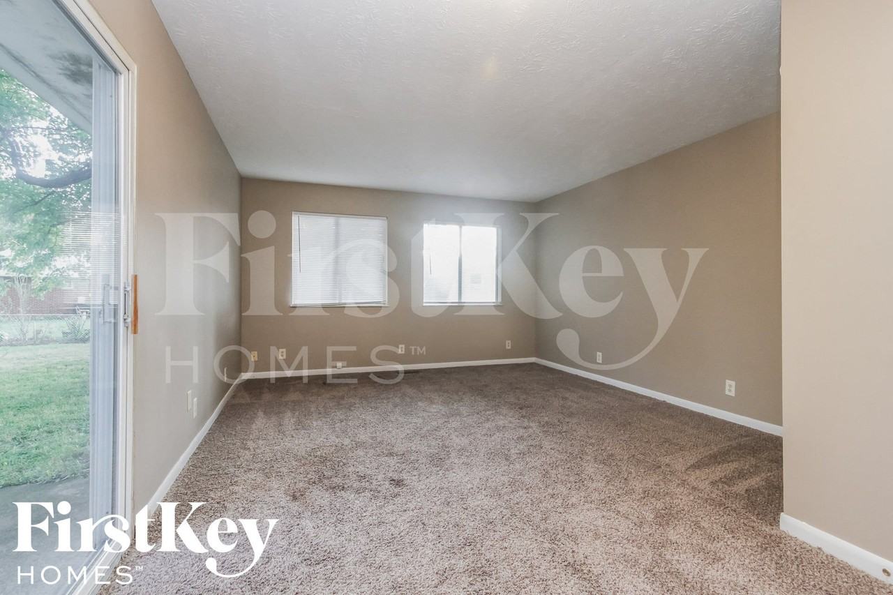 376 Ticen St - Photo 7 of 15