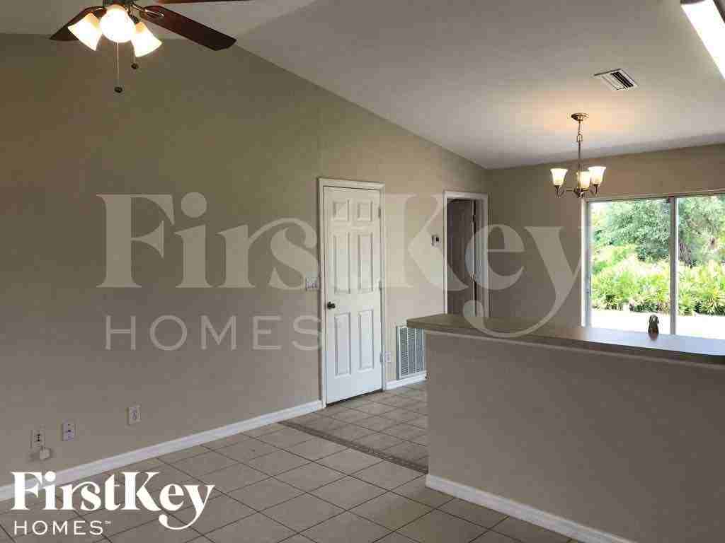 3600 19th St Sw - Photo 2 of 9