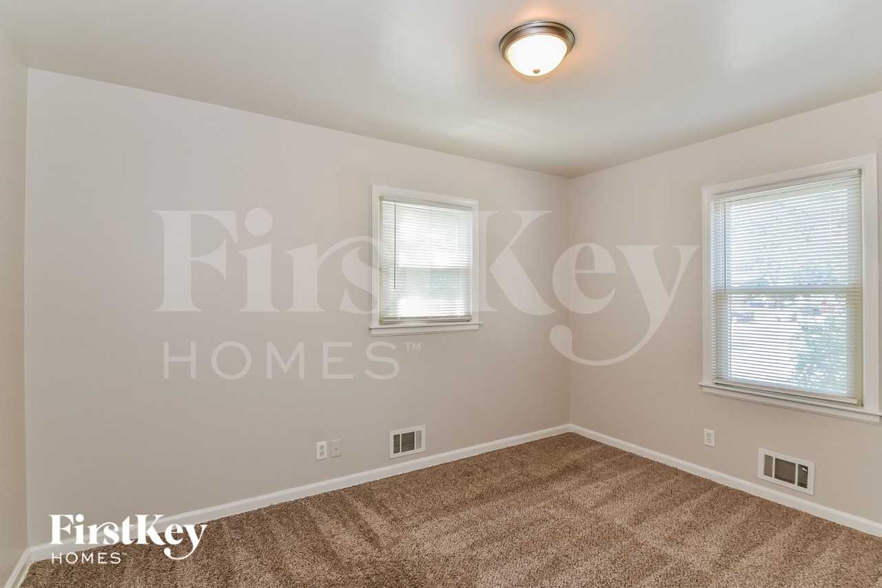 307 Ne Arlington Cir - Photo 7 of 15