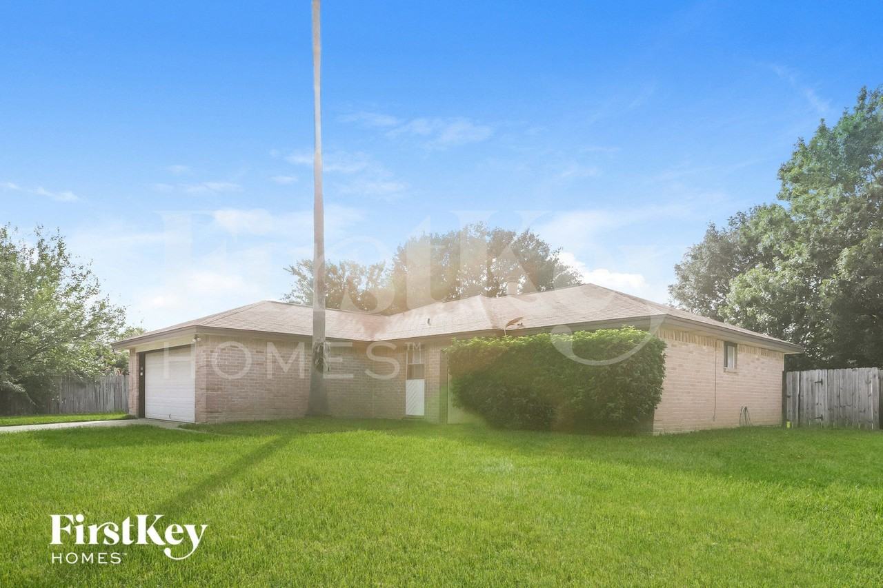 24134 Silversmith Ln - Photo 2 of 15