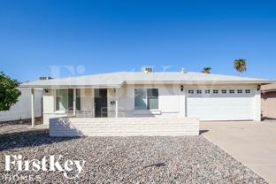 2324 E Paradise Dr - Photo 1 of 1