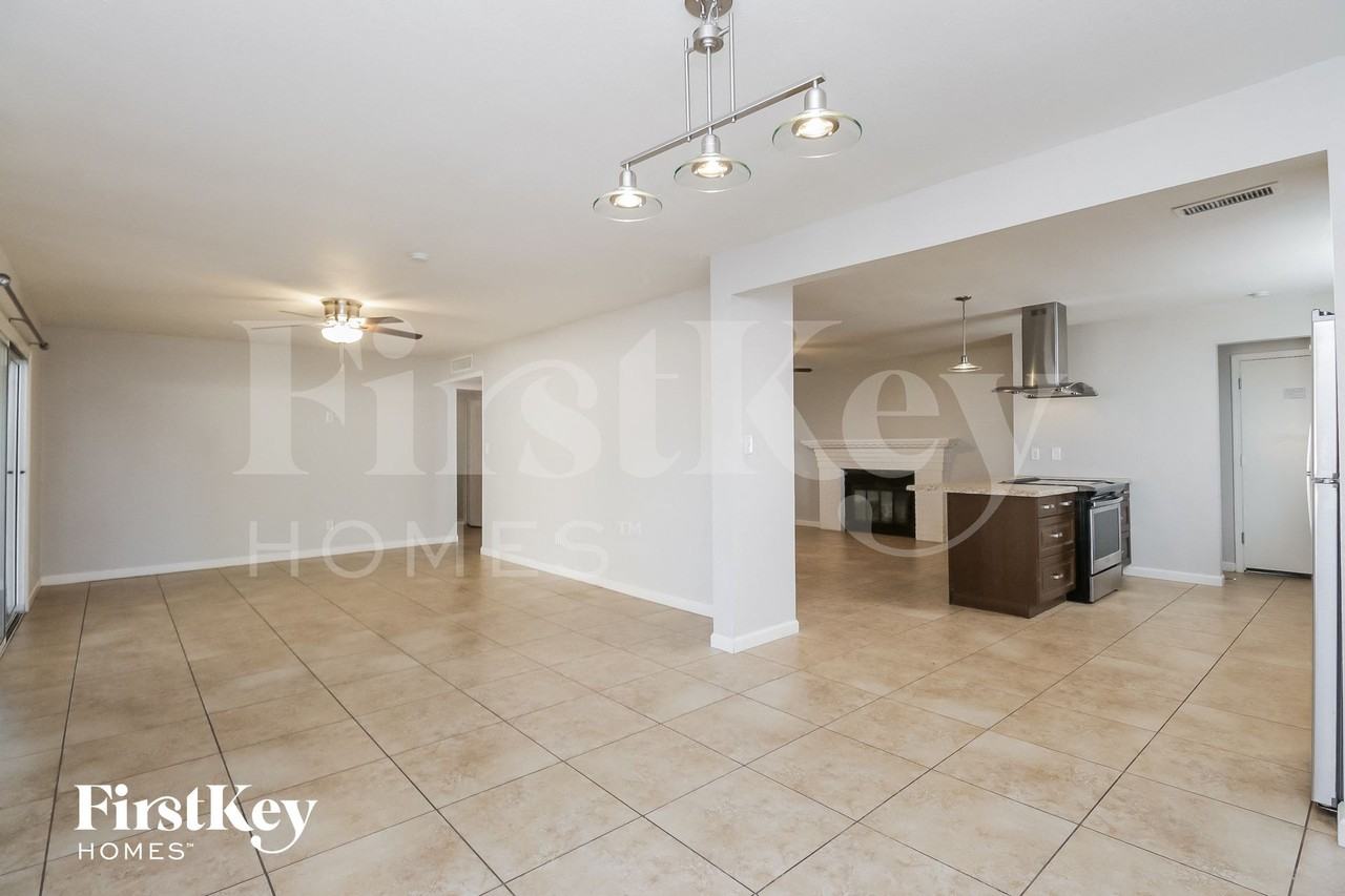 2182 E Palmcroft Dr - Photo 6 of 15