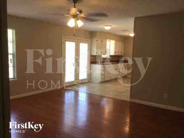 2017 Paisley St - Photo 3 of 10