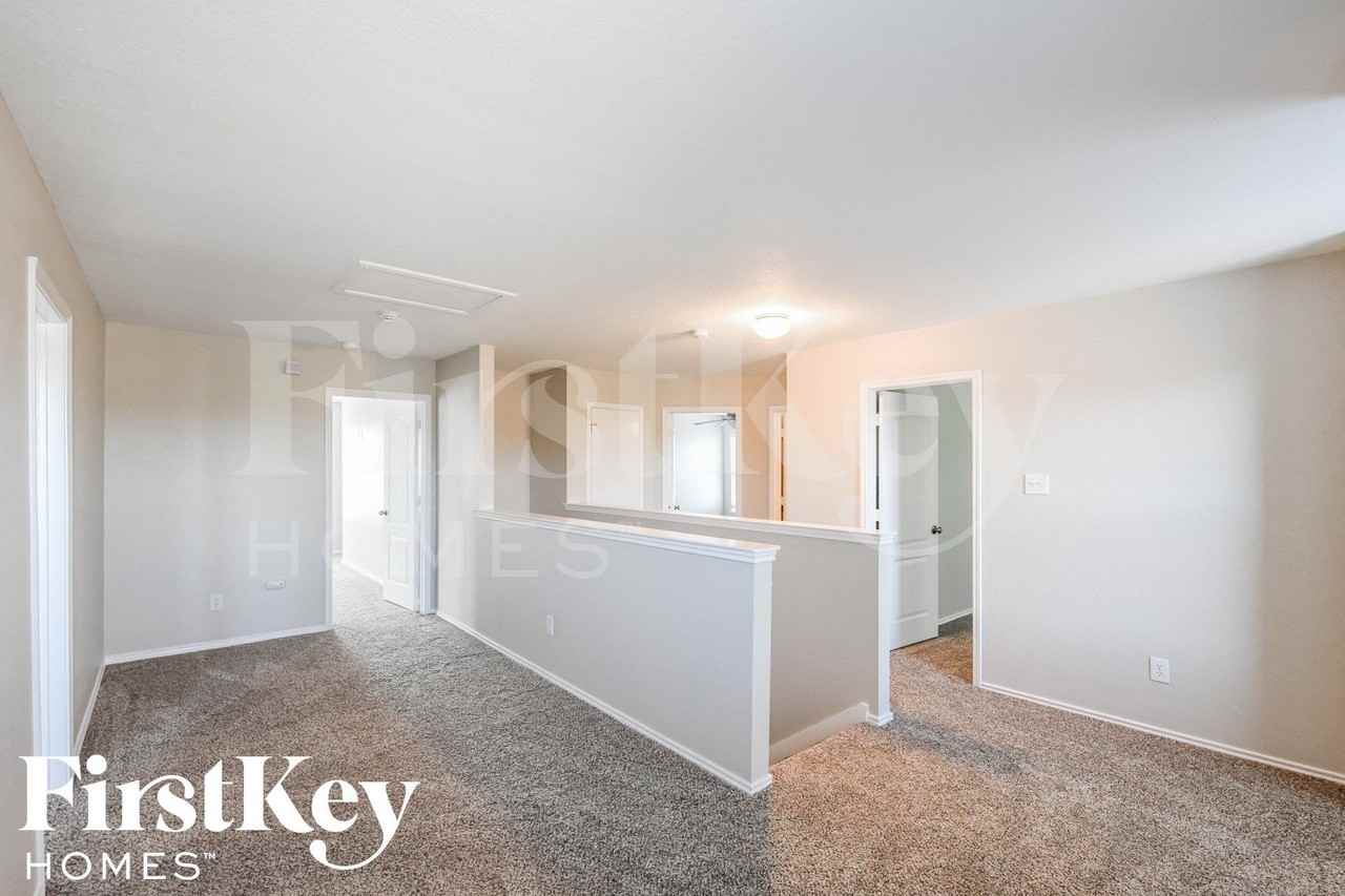 2011 La Salle Trl - Photo 7 of 14