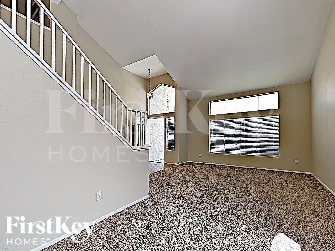 1683 Black Hills Way - Photo 4 of 18