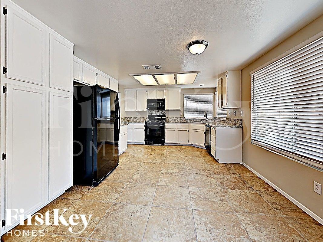 1683 Black Hills Way - Photo 6 of 18