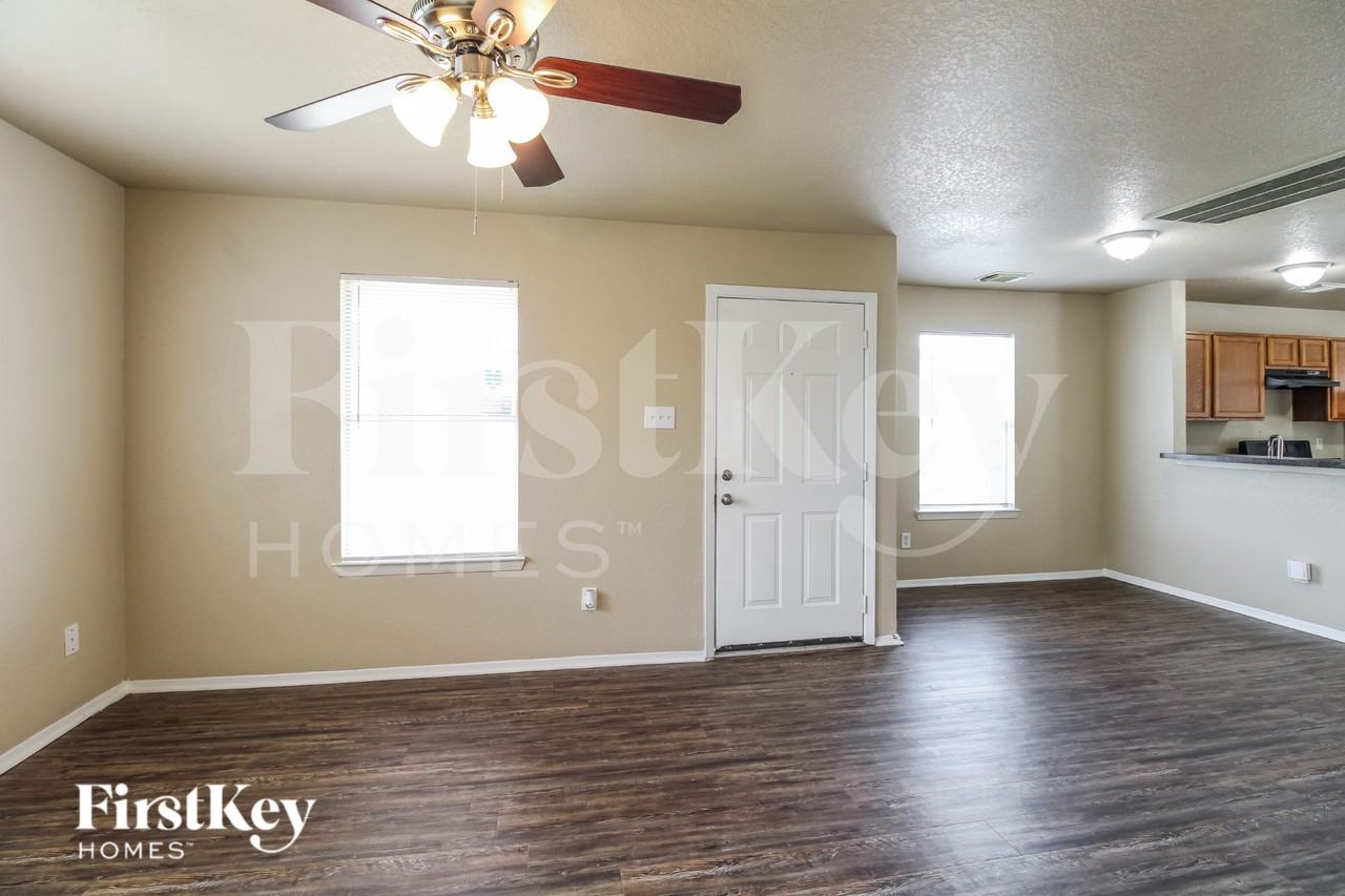 1661 Nichole Woods Dr - Photo 5 of 16