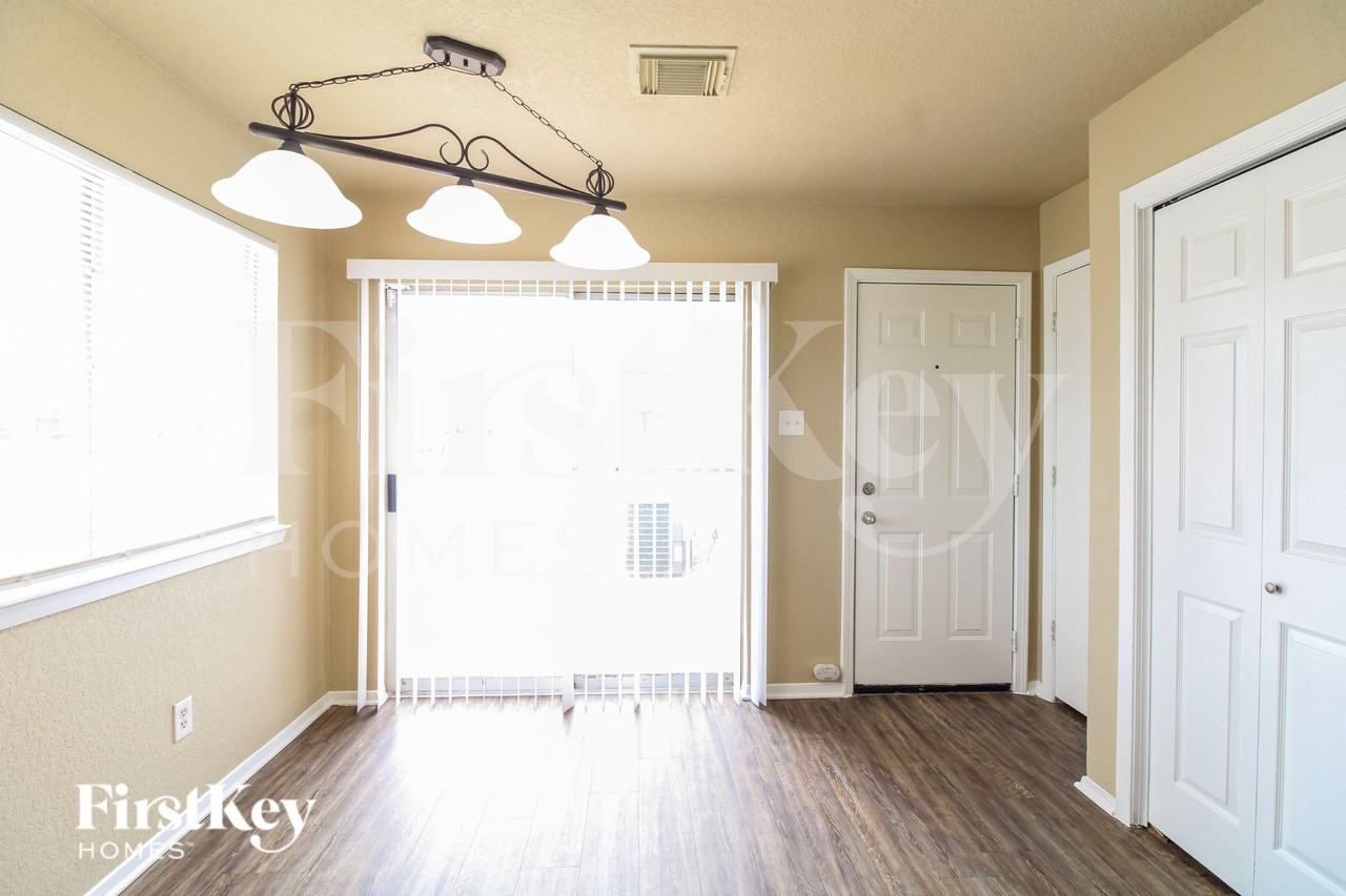 1661 Nichole Woods Dr - Photo 6 of 16