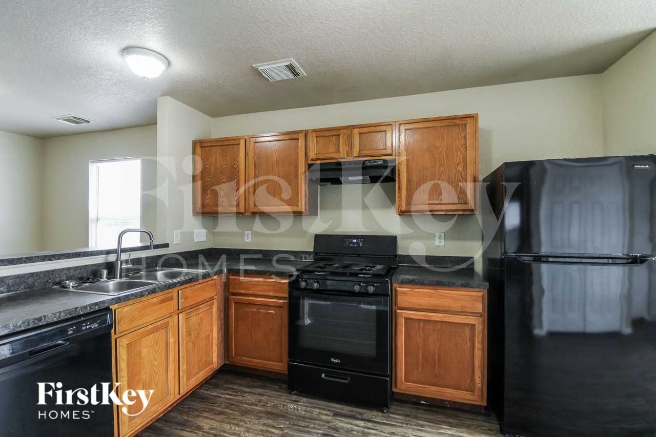 1661 Nichole Woods Dr - Photo 7 of 16