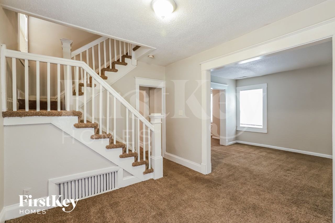 1603 Elmwood Ave - Photo 2 of 16