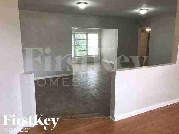 14300 Iroquois Ave - Photo 3 of 17