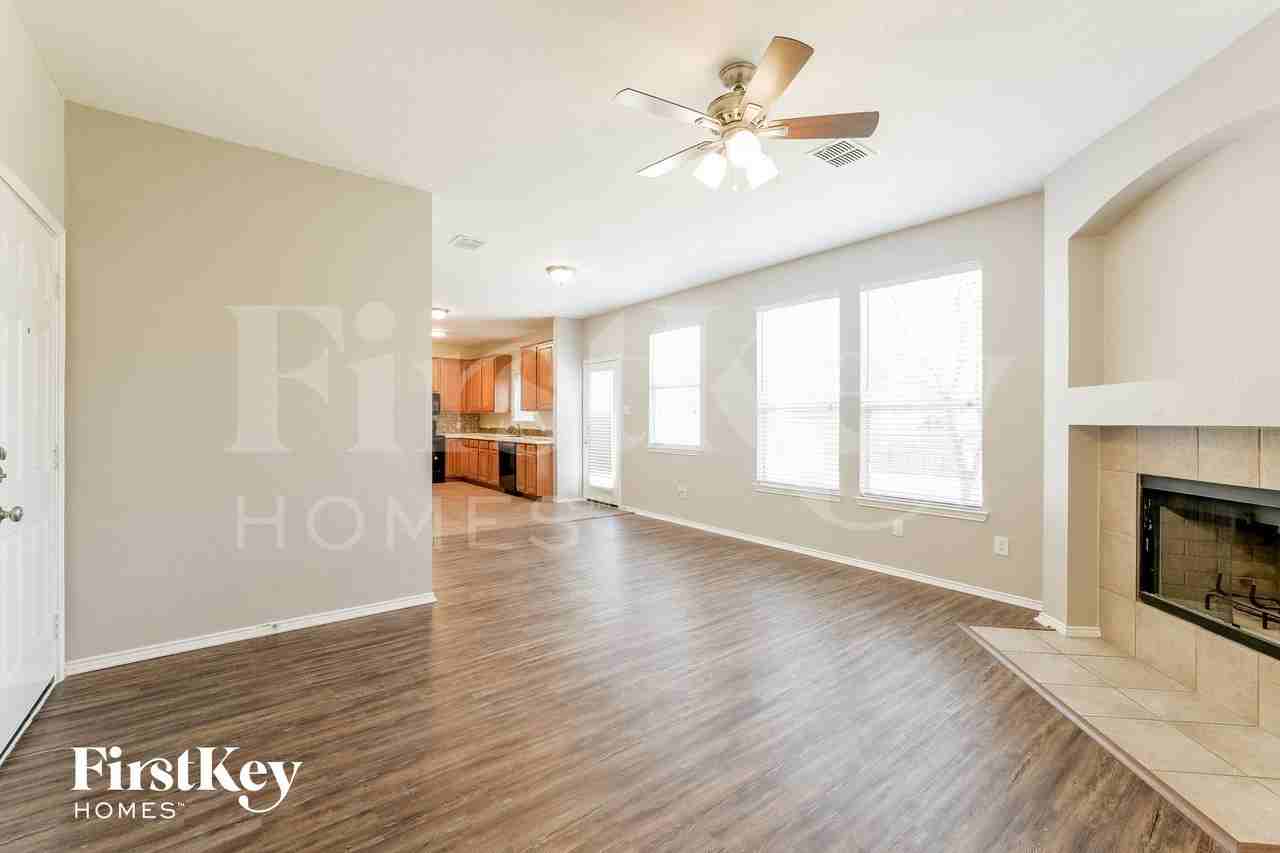 1412 Pine Ridge Rd - Photo 5 of 14