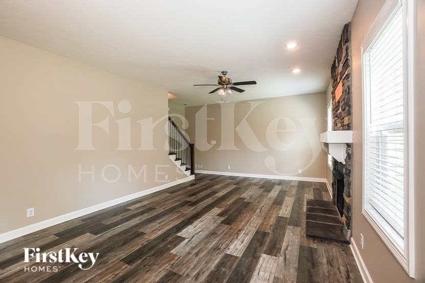 1679 Ellie Piper Cir - Photo 3 of 16