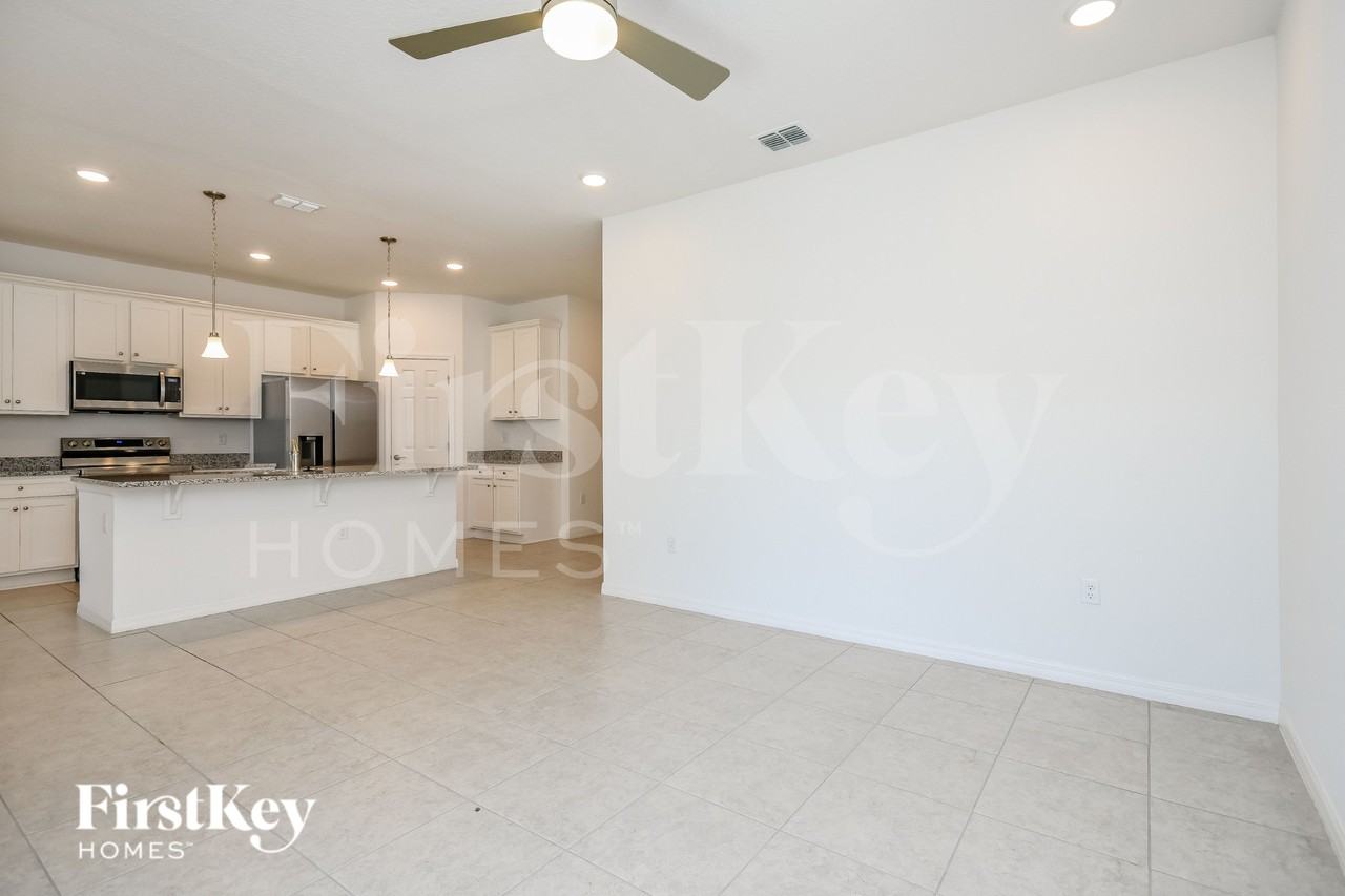 1189 Spokane Pt - Photo 3 of 16