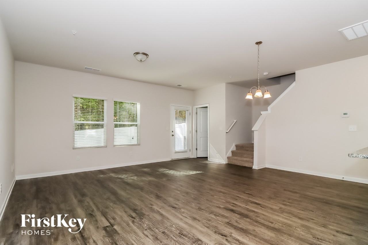 2092 Cypress Village Dr Nw - Photo 4 of 15