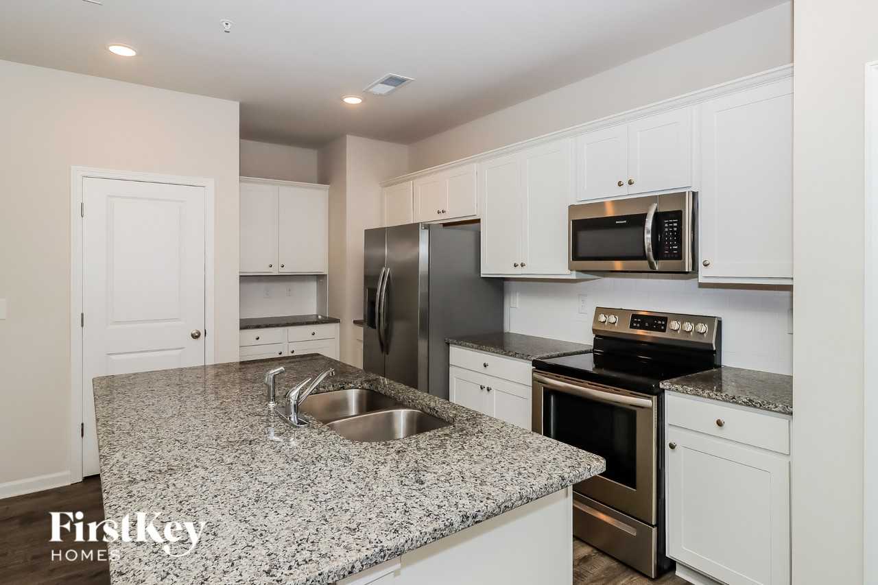 2092 Cypress Village Dr Nw - Photo 5 of 15