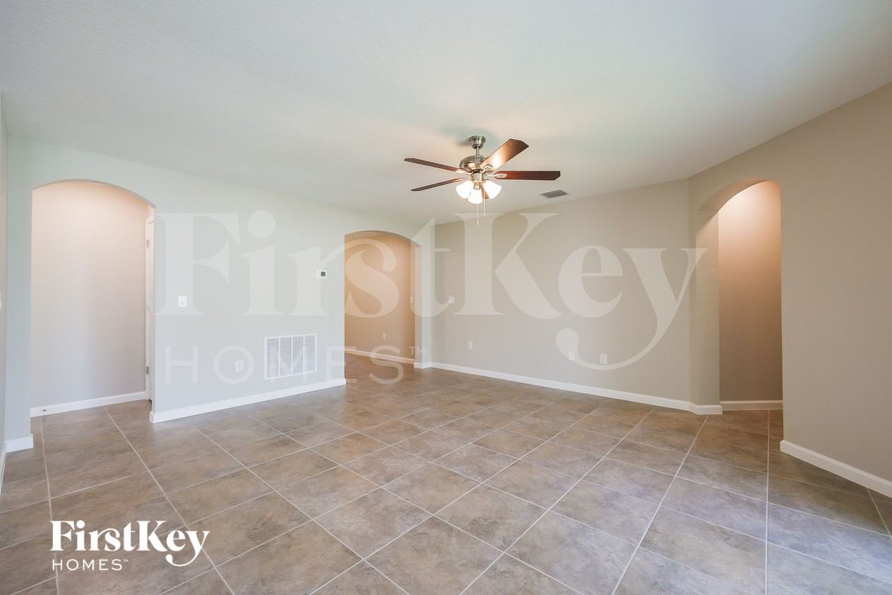 623 Lindbergh Way - Photo 4 of 15