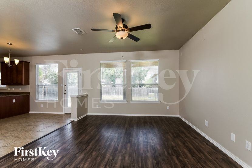 12111 Dawson Cir - Photo 2 of 18