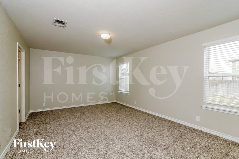 13327 Sugarberry Elm - Photo 5 of 15