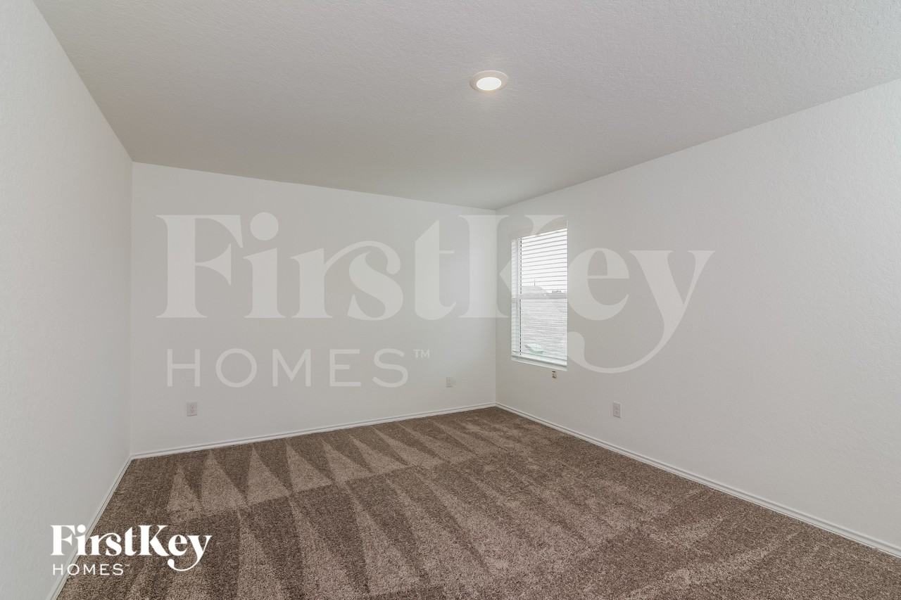 10211 Devon Wheel St - Photo 7 of 15