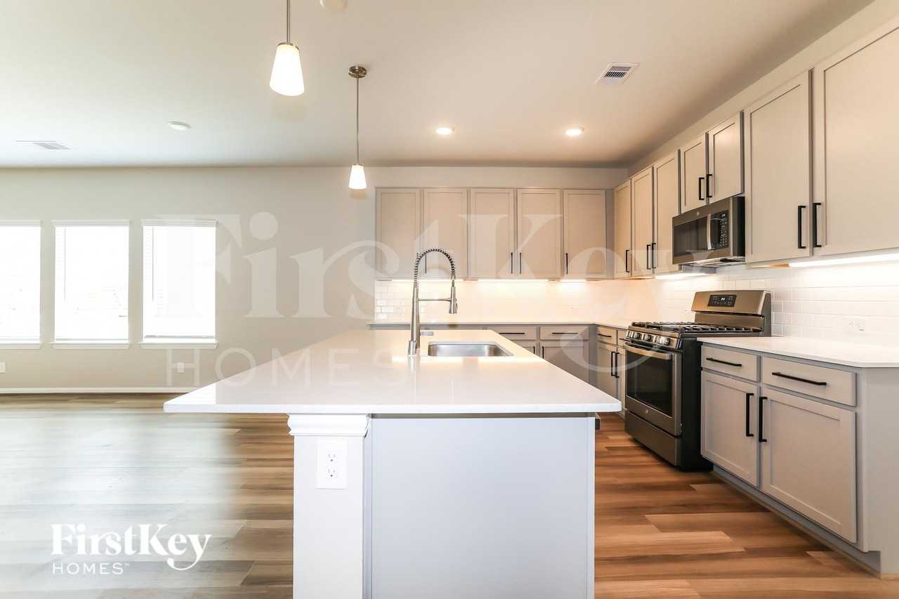 811 Steam Ridge Ln - Photo 6 of 15