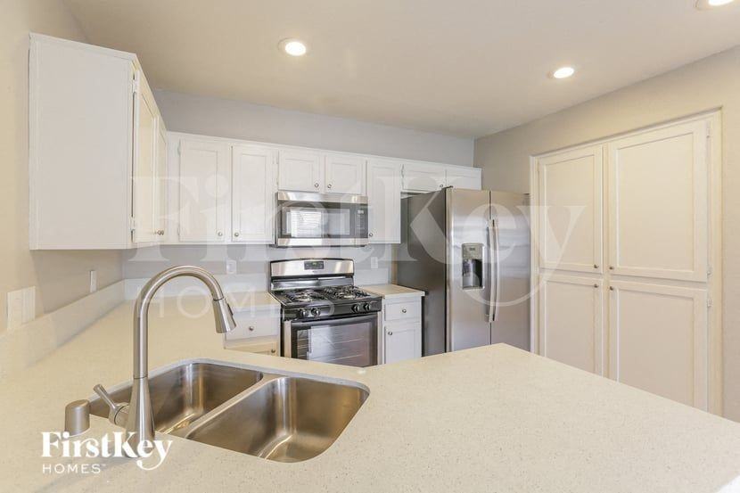 2100 Storkspur Way - Photo 6 of 15