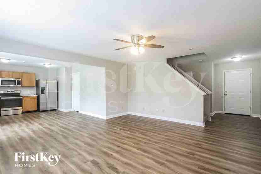 1346 Alonzo Pl - Photo 3 of 15