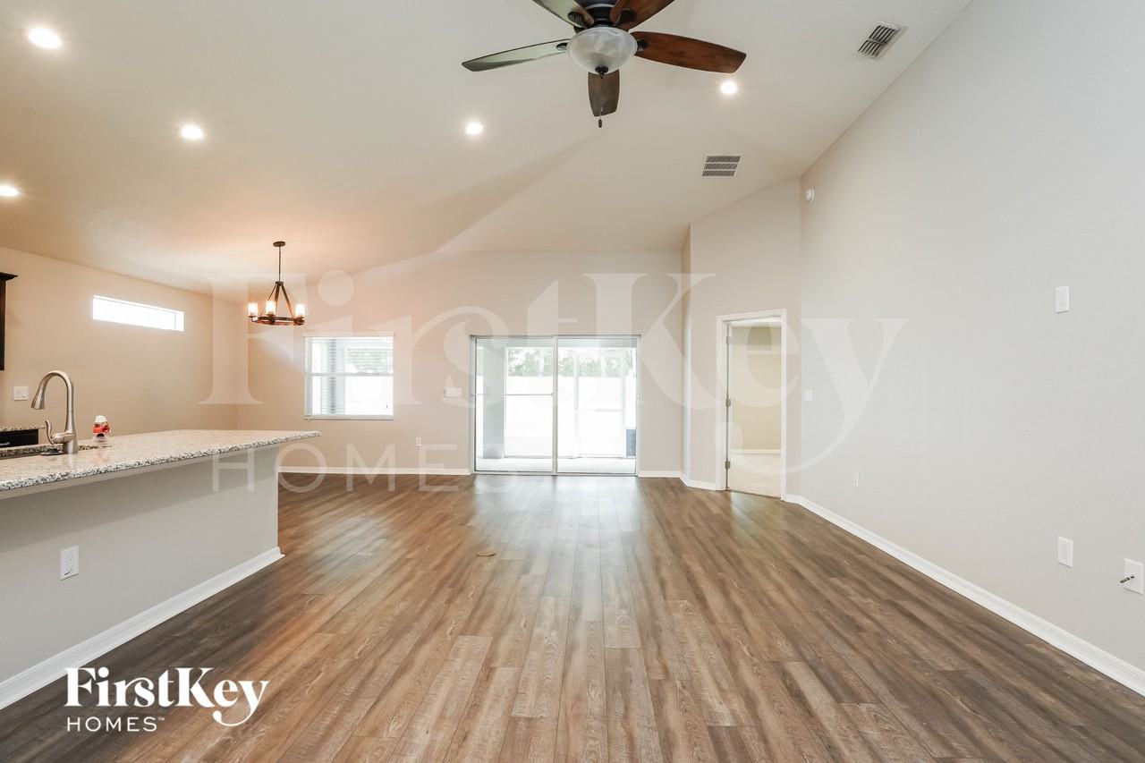 250 Sandestin Dr - Photo 2 of 15