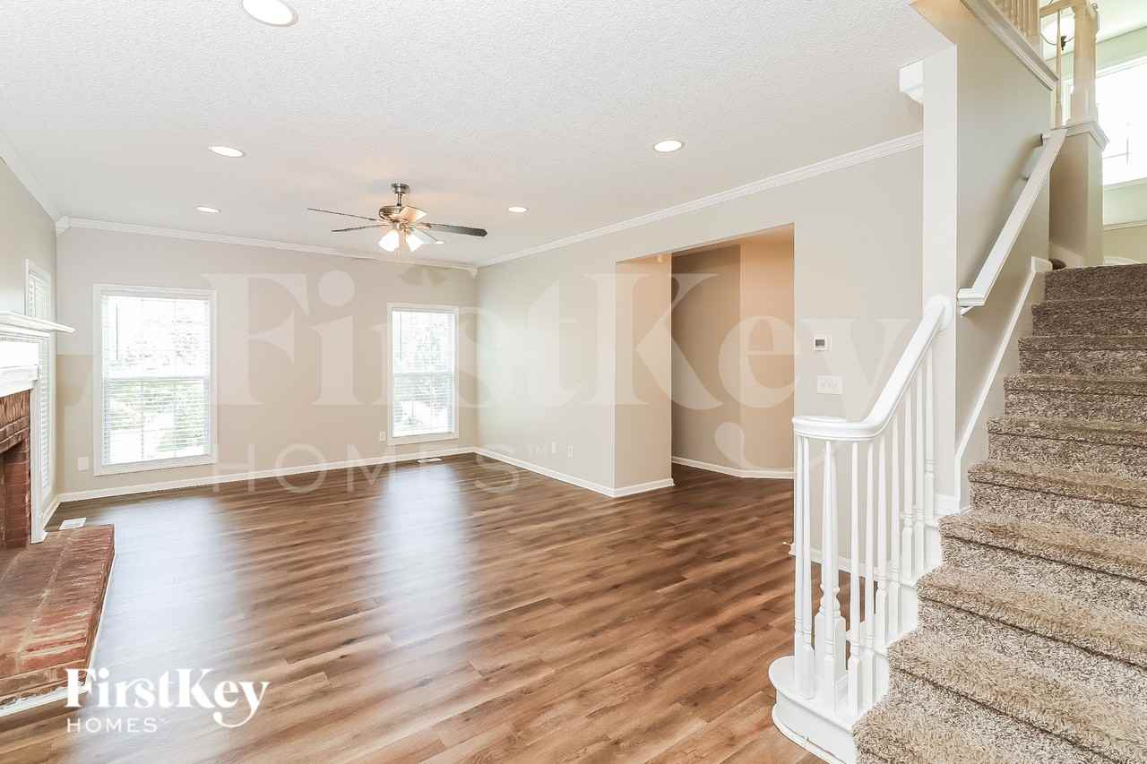326 Hambrick Park - Photo 2 of 16
