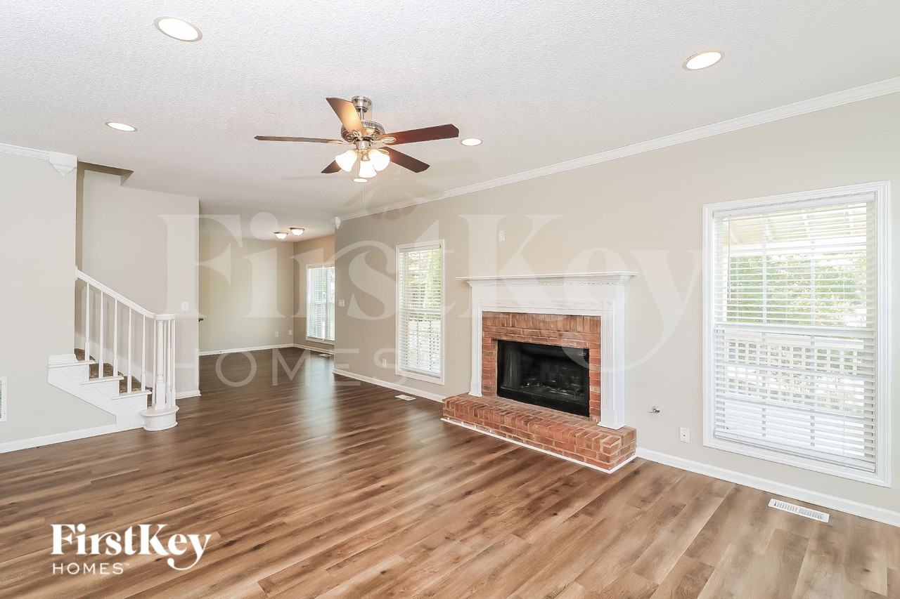 326 Hambrick Park - Photo 3 of 16
