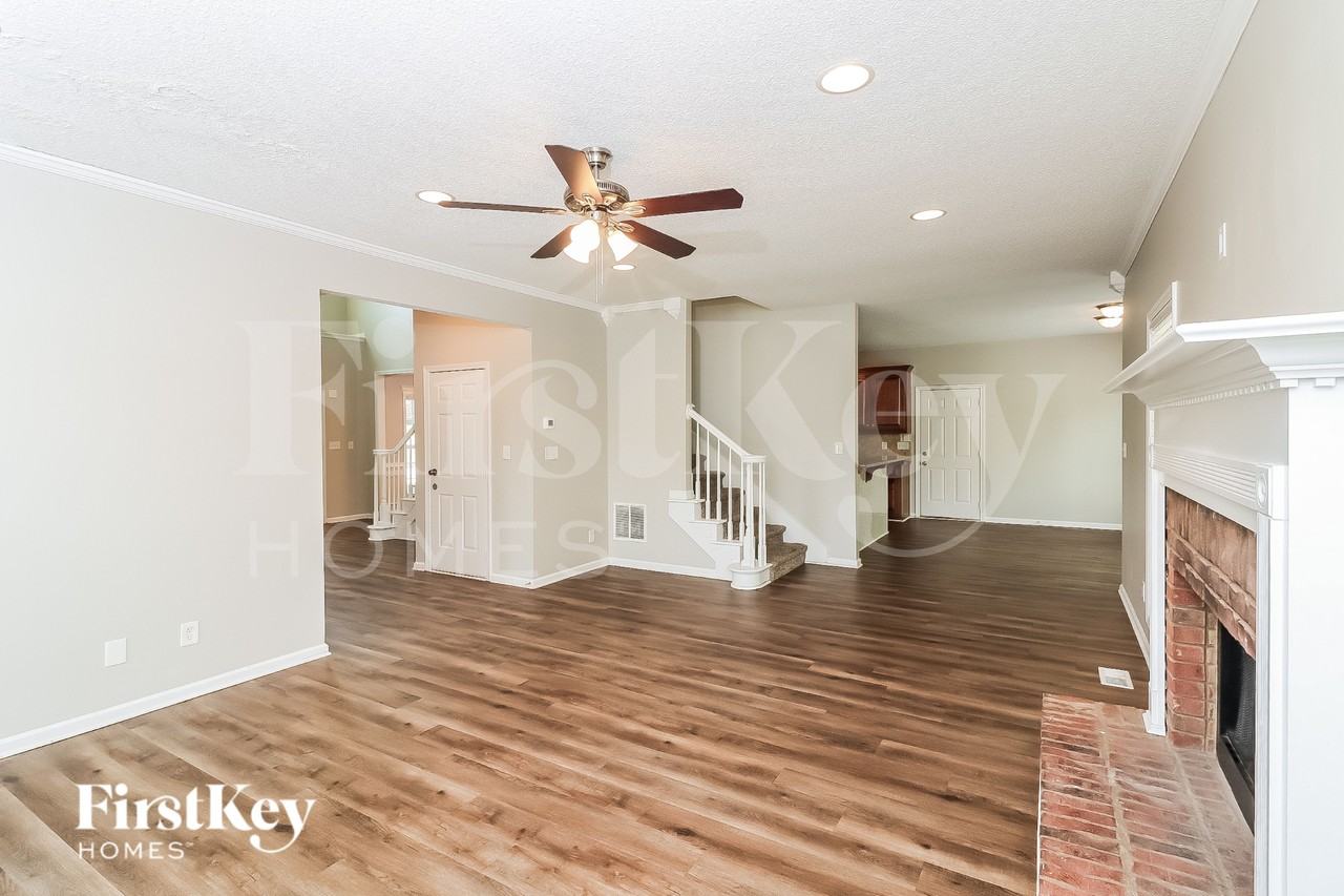 326 Hambrick Park - Photo 4 of 16