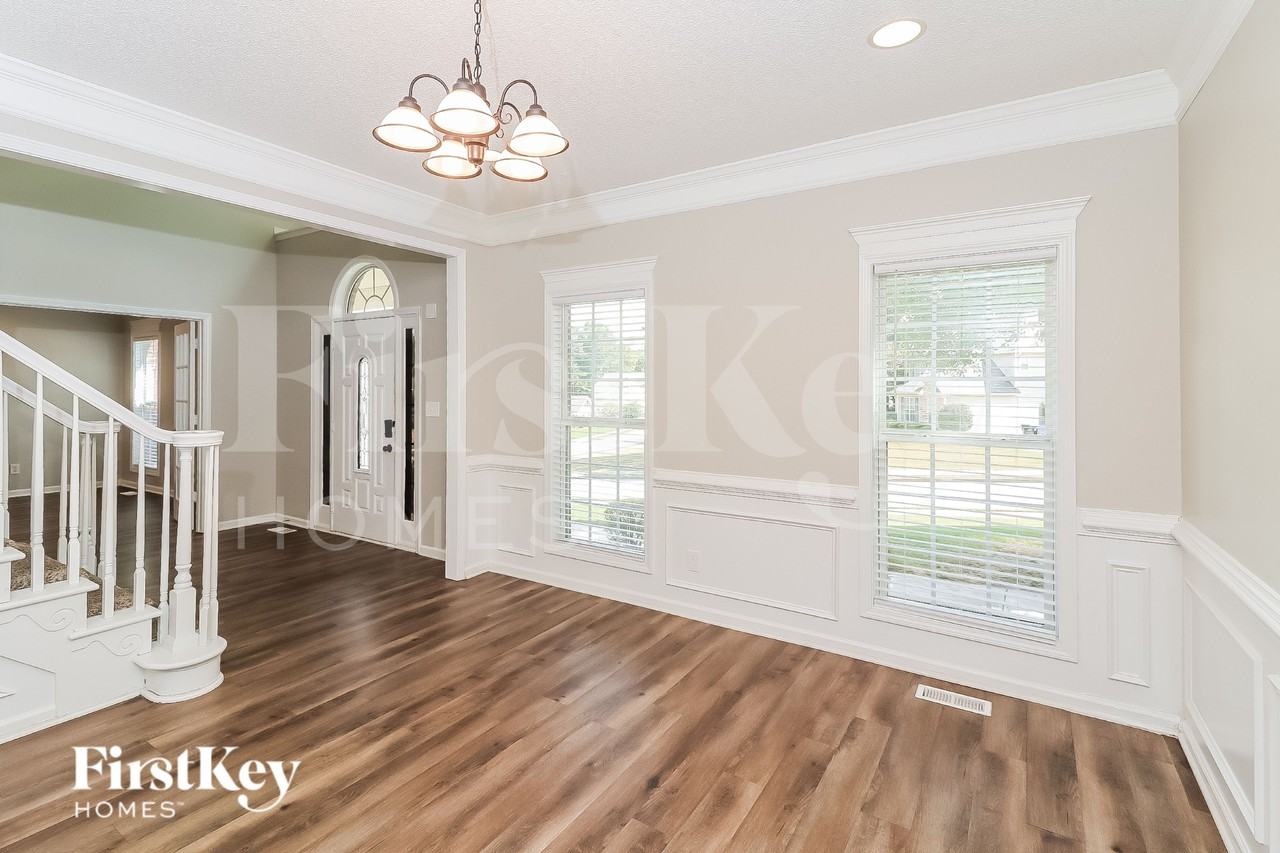 326 Hambrick Park - Photo 5 of 16