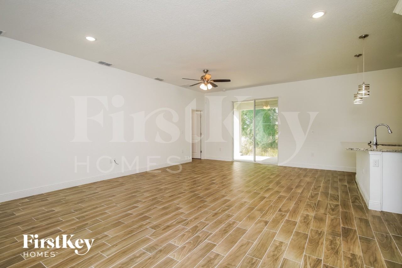 201 Spoonbill Ln - Photo 3 of 15