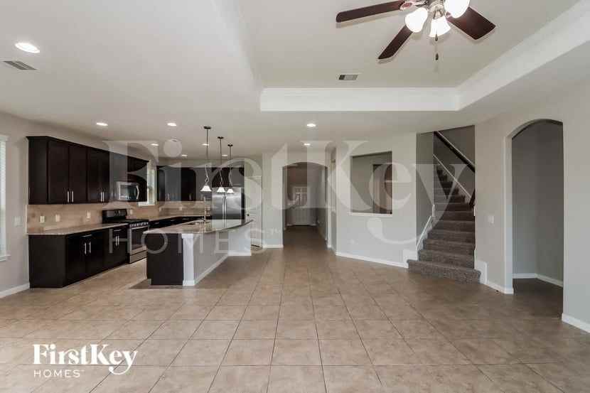 19819 Mulberry Pine Ln - Photo 4 of 15